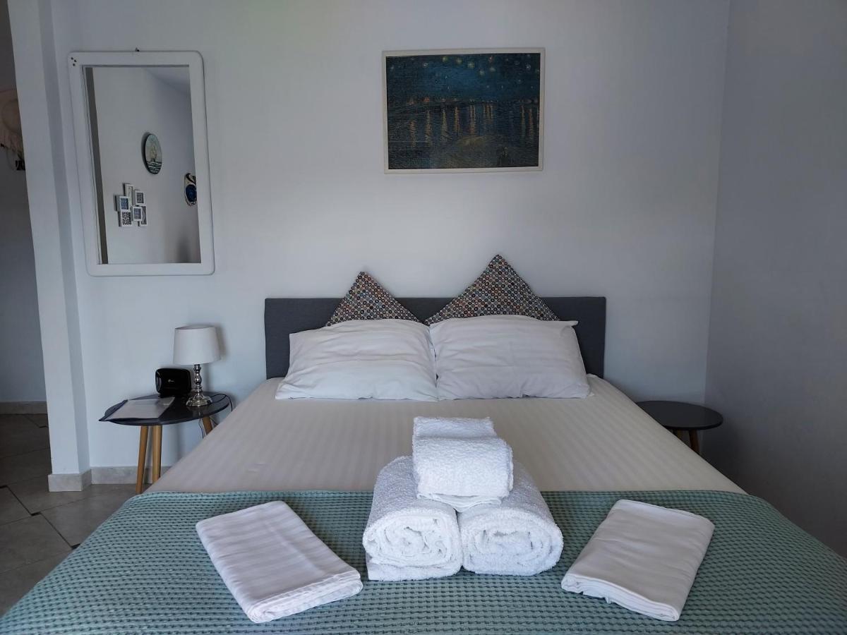 Studio Anlia Apartment เนอามากรี ภายนอก รูปภาพ